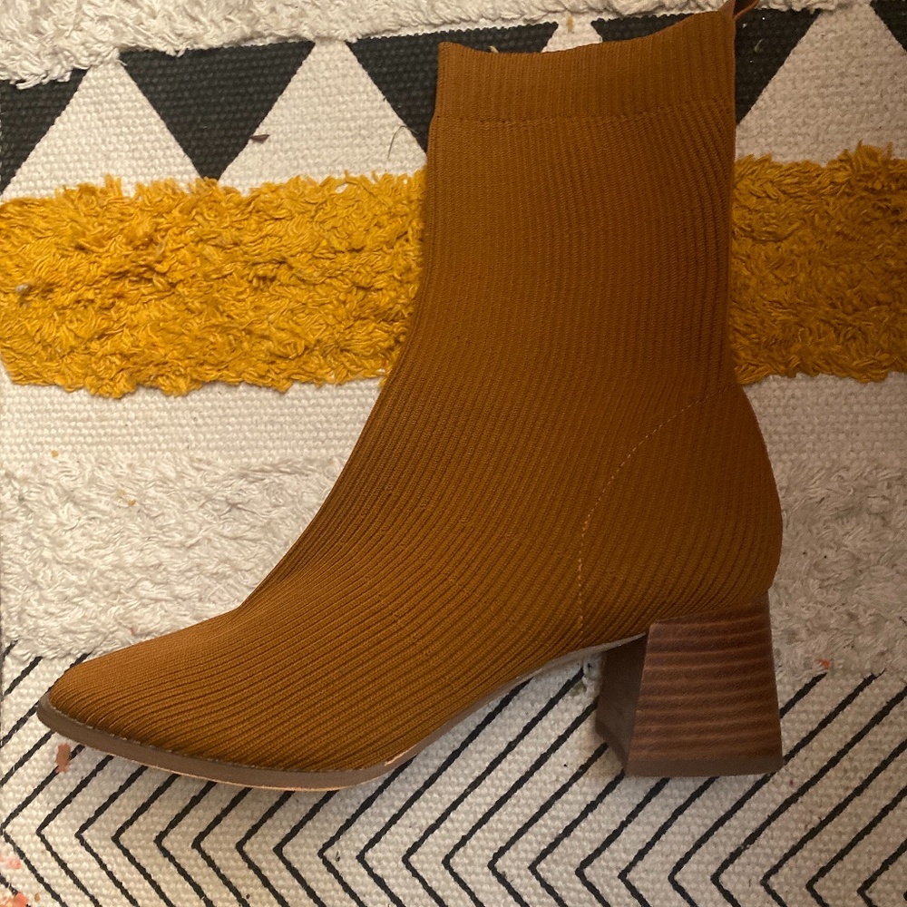 Cognac boots